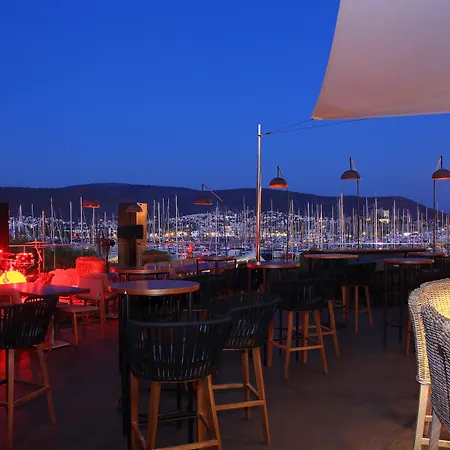 Szálloda Doubletree By Hilton Marina Vista