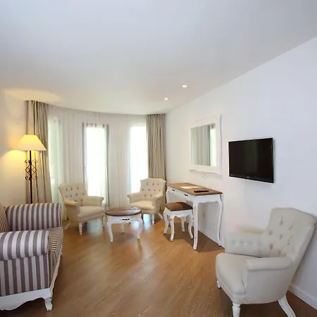 Doubletree By Hilton Marina Vista بودروم