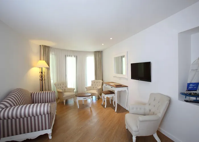 Doubletree By Hilton Marina Vista بودروم