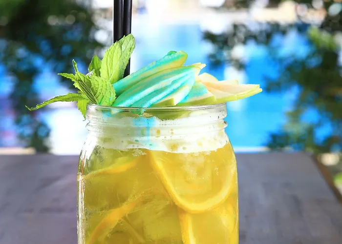 Doubletree By Hilton Marina Vista Hotel