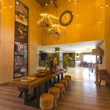 Doubletree By Hilton Marina Vista 博德鲁姆