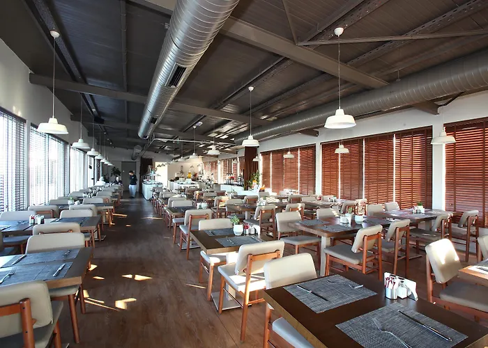 Doubletree By Hilton Marina Vista 4*